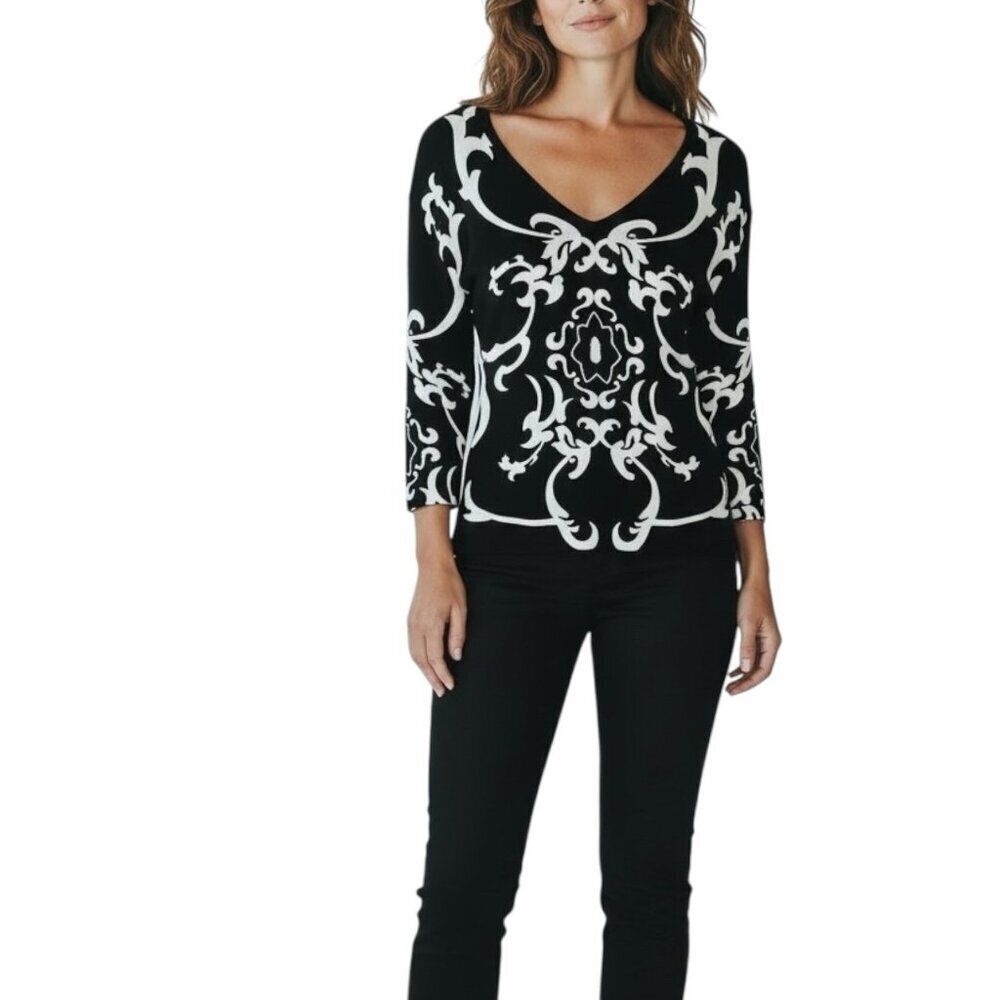 Red Brand Women’s XL Black White Knit Damask Top Sweater Stretch NWT